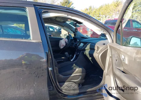 2019 Chevrolet Trax Ls z USA, uszkodzony, nr VIN 3GNCJNSB9KL285011